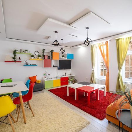 Old Town Colorful Two-Bedroom Apartment Sarajevo Luaran gambar