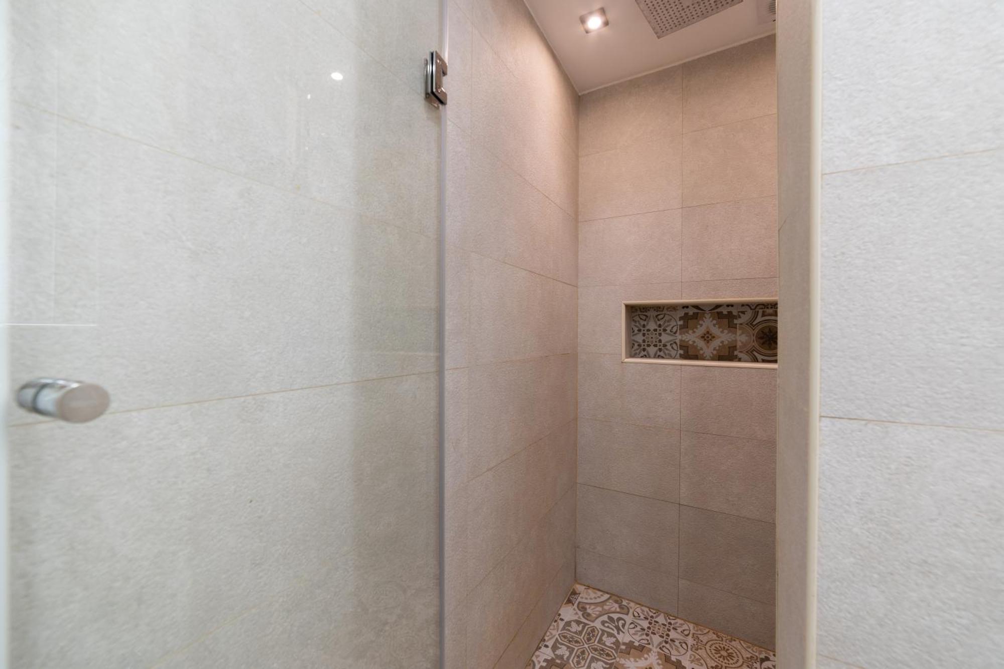 Old Town Colorful Two-Bedroom Apartment Sarajevo Luaran gambar